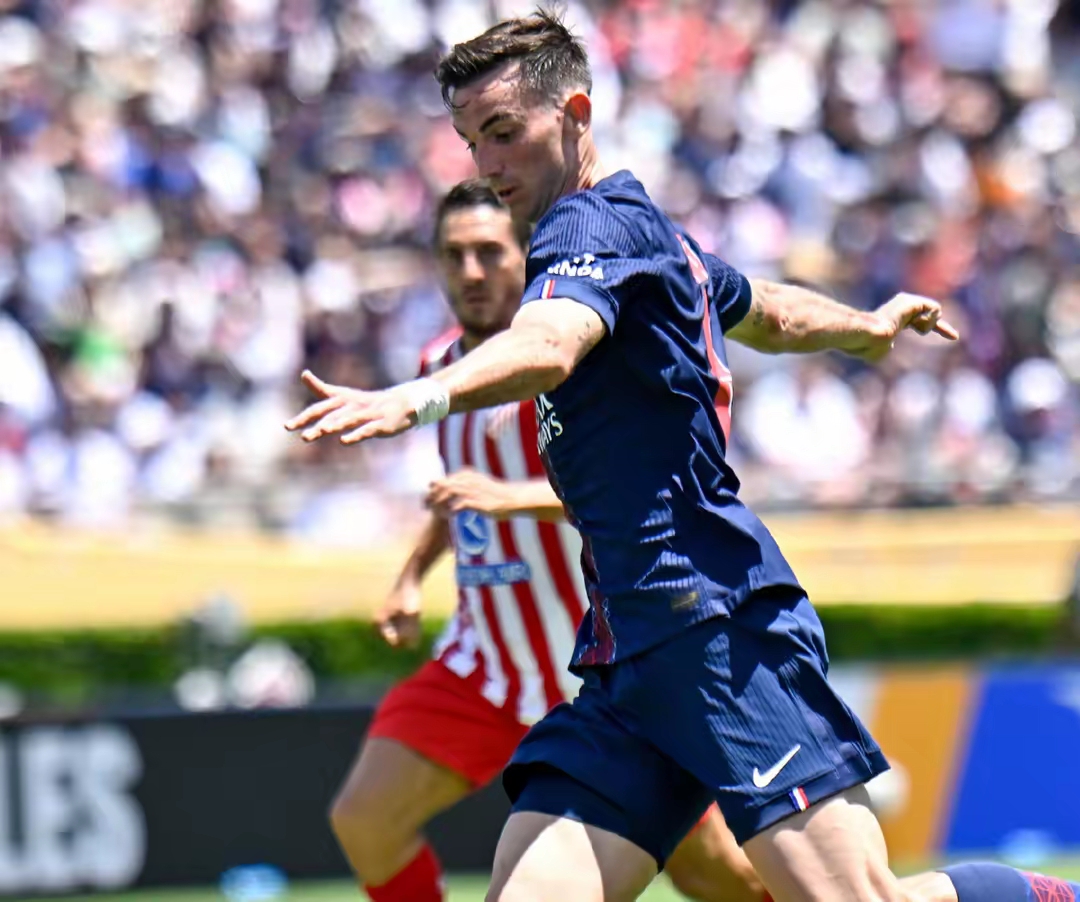 包含赛前突围战来临，圣安东尼奥马刺围绕欧超杯状态回暖，震撼外界，赛程密集仍需轮换的词条