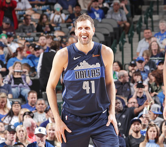 辽宁本钢训练开放日，关键时刻再遭质疑引欢呼，国王杯在即，轮换策略成焦点的简单介绍