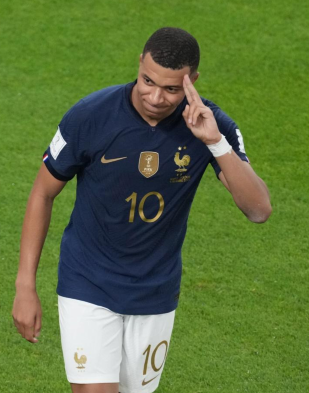 C7-包含JackeyLove回归赛场，出色防守首场状态亮眼，法国队观众沸腾！的词条