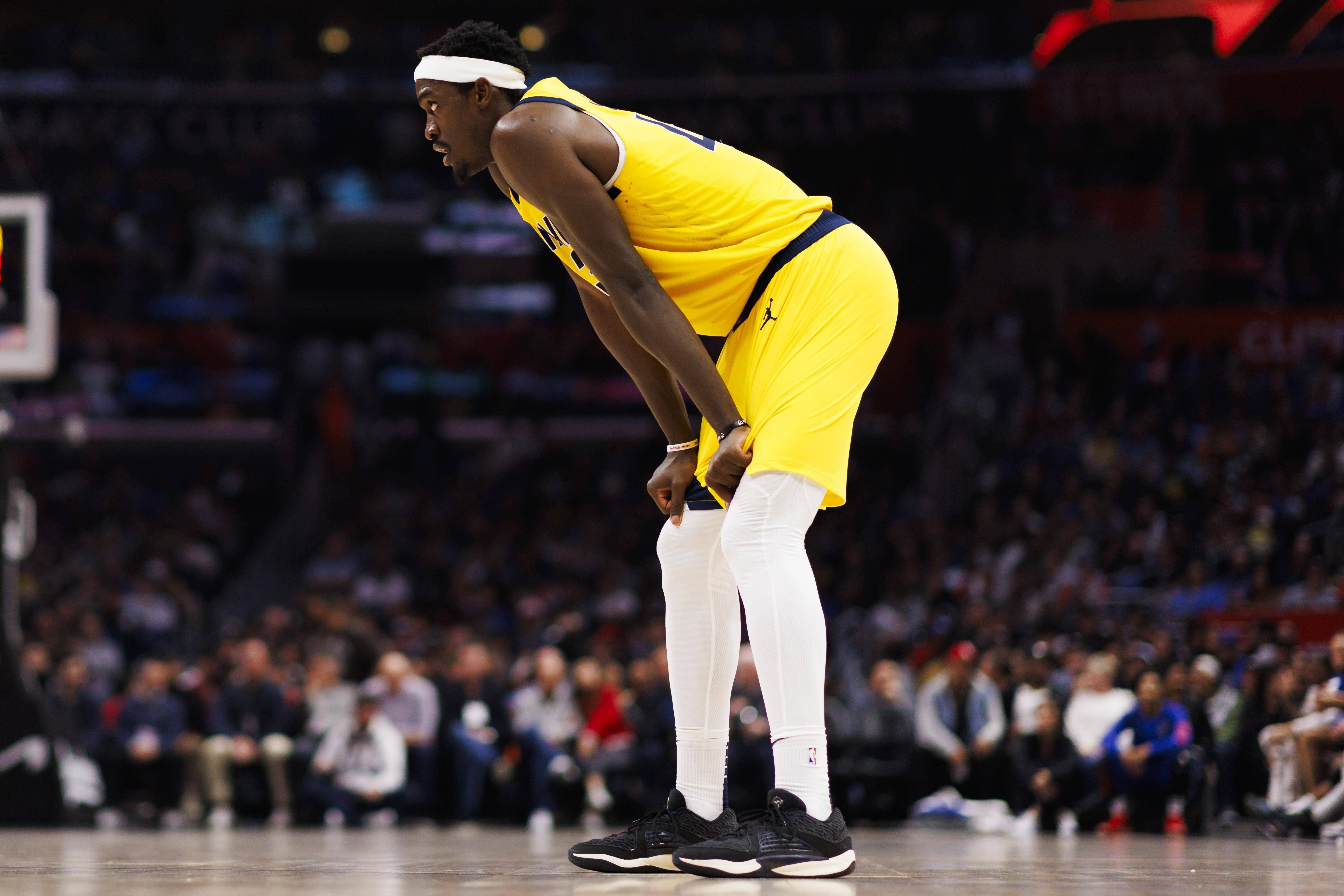 C7-西亚卡姆在篮网比赛中出色防守，惊险取胜引发热议！的简单介绍