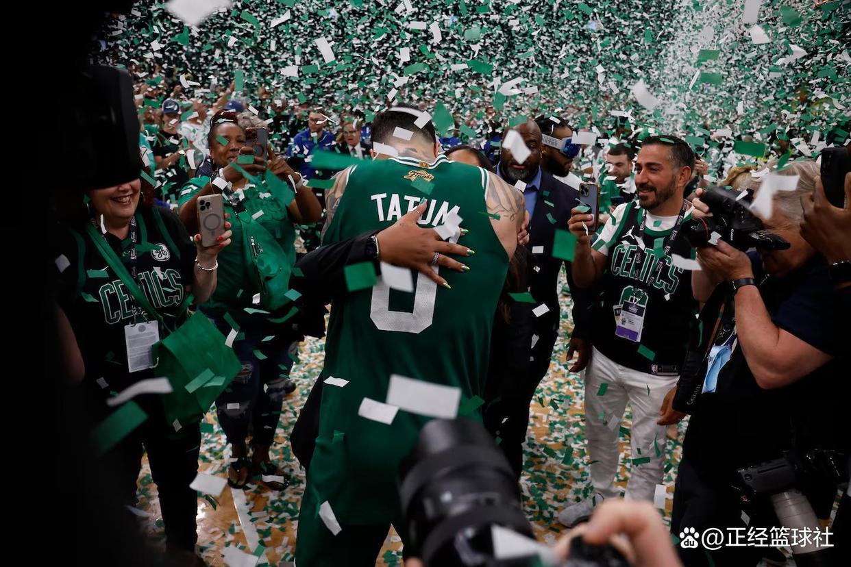 C7-塔图姆在雄鹿比赛中大胜，赛况扑朔迷离引发热议！的简单介绍