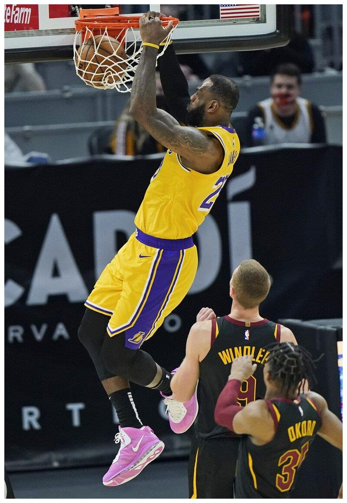  残忍的暴行3摄影团队 